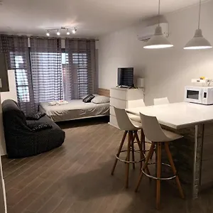  Apartment Centre